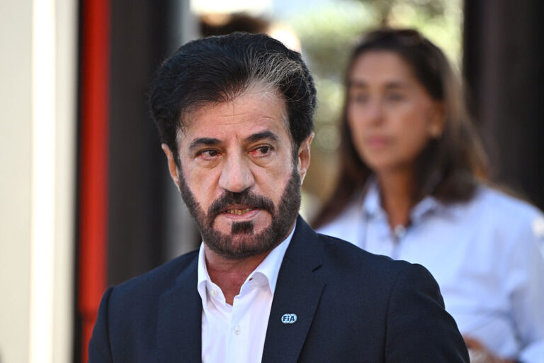 La FIA responde a Tim Mayer: “El proceso electoral es estructurado y democrático”