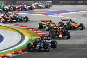 Verstappen admite que su oportunidad de ganar en Singapur terminó al inicio de la carrera