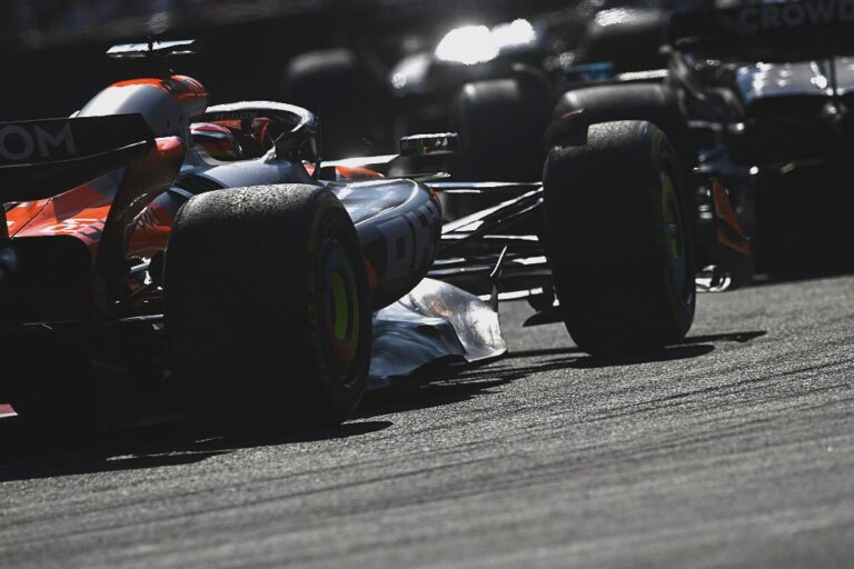 Piastri: “He tenido que aprender a conducir el McLaren de forma diferente”