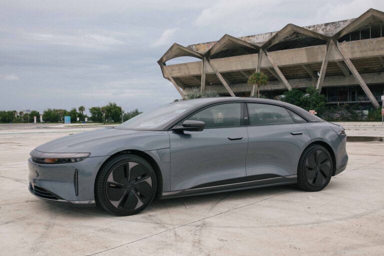 Lucid Air Touring 2025