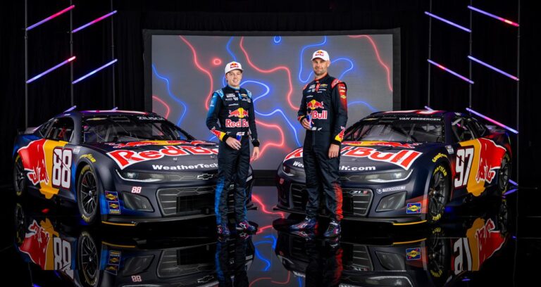 Red Bull será socio principal de Trackhouse Racing en 2026 con van Gisbergen y Zilisch