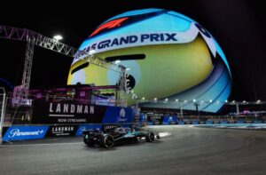 Russell domina una caótica FP3 en Las Vegas bajo condiciones mixtas