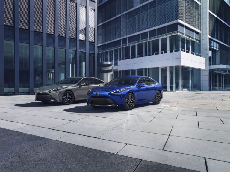 Toyota Mirai 2026: más alcance, más tecnología y un diseño renovado para el sedán eléctrico de hidrógeno