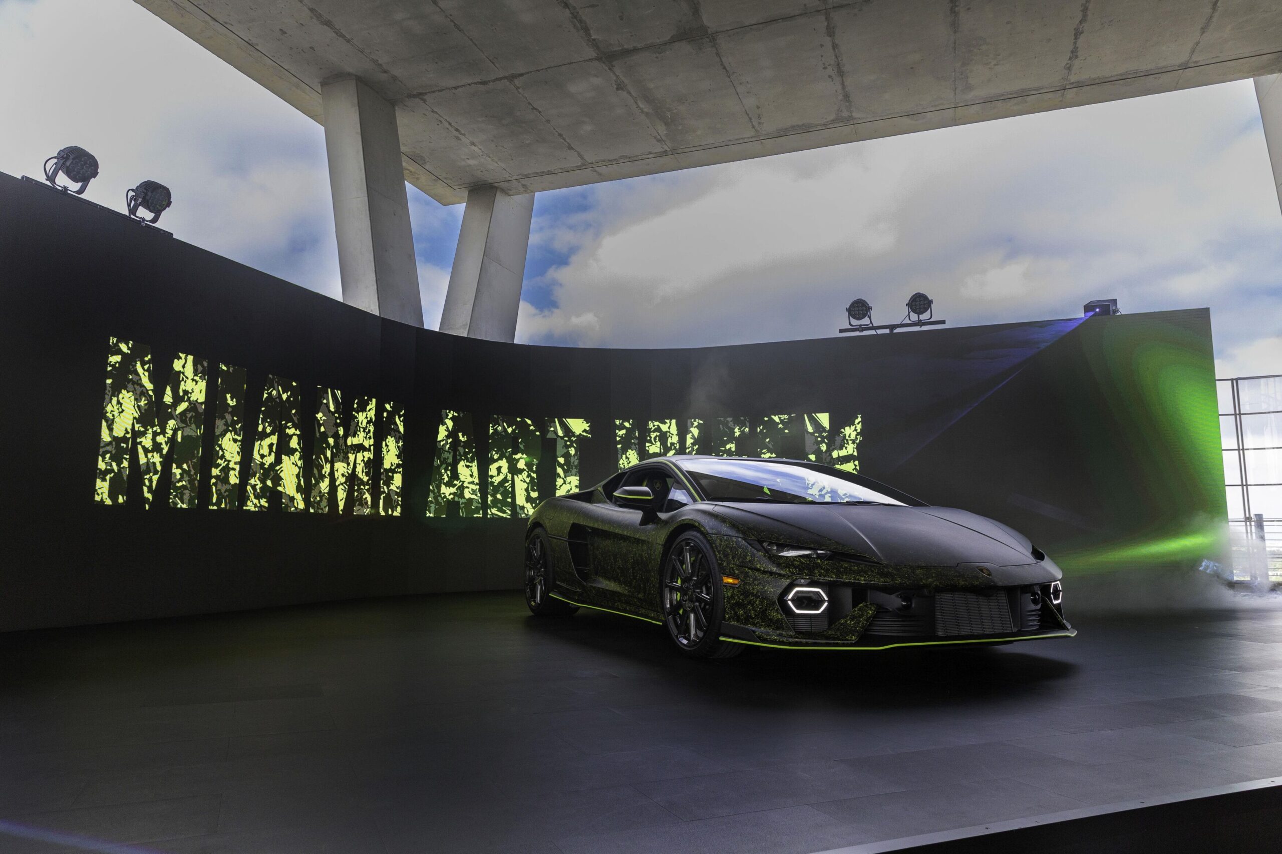 Lamborghini presenta un Temerario Ad Personam exclusivo en Miami Beach: 320 horas de pintura cristal y un enfoque extremo en personalización