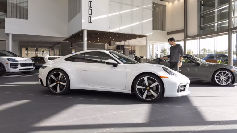 Porsche aumentará los precios de sus vehículos en EE.UU. desde enero por impacto de aranceles
