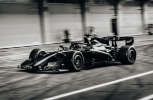 Alonso destaca el impacto de Adrian Newey en Aston Martin: “Siempre enseña algo”