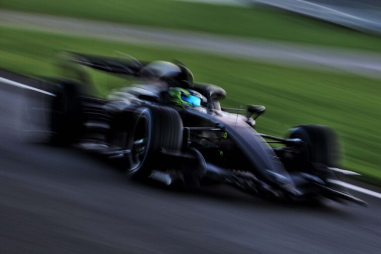 Cadillac prioriza la “depuración” tras un primer día discreto en los tests de F1 en Barcelona
