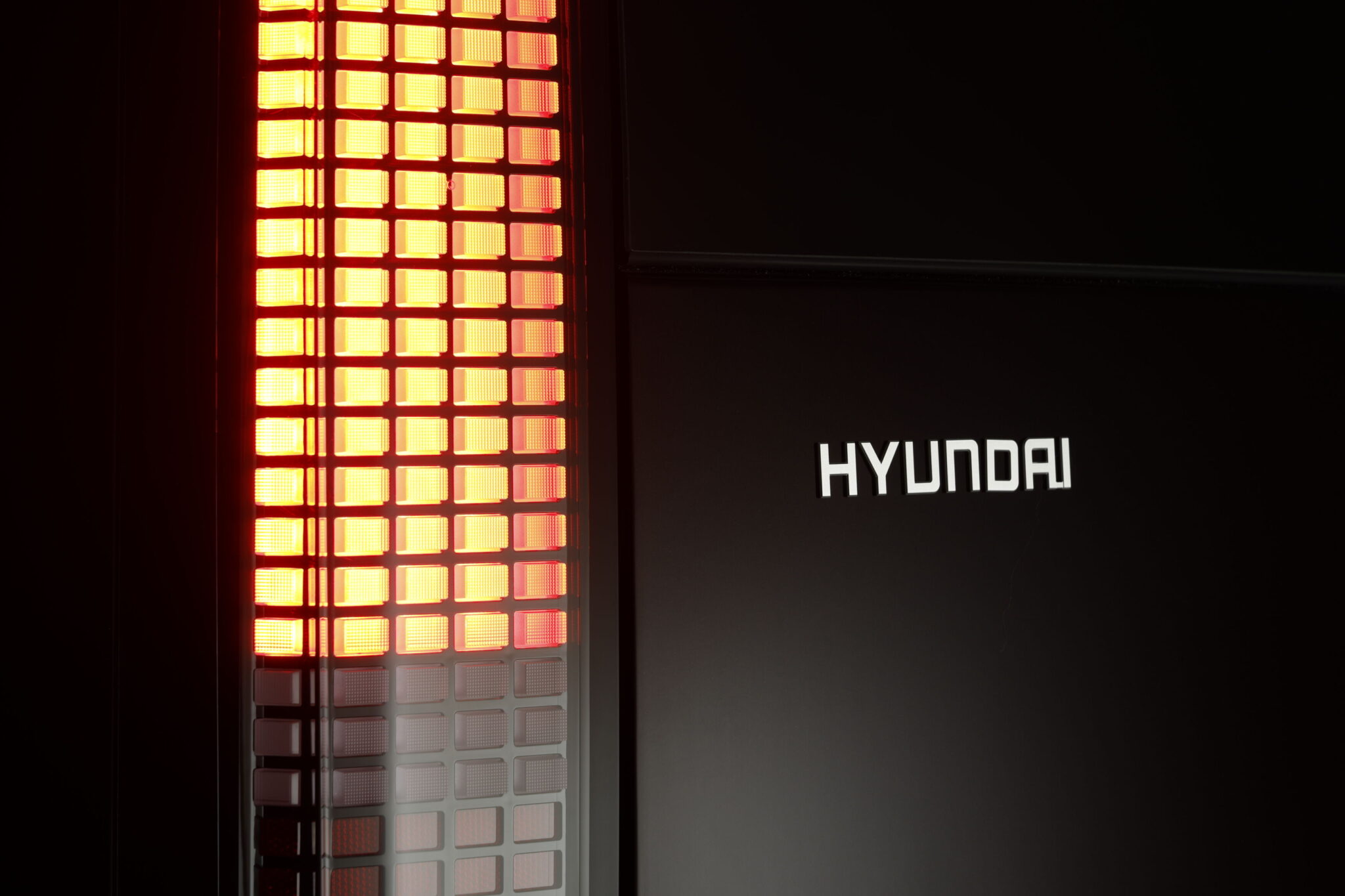 Hyundai STARIA Electric debuta en Europa y redefine el concepto de monovolumen eléctrico