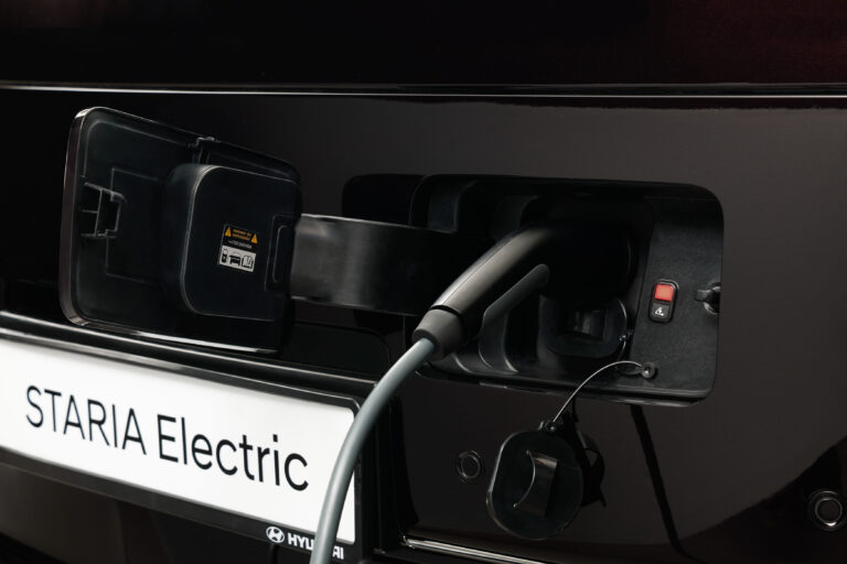Hyundai STARIA Electric debuta en Europa y redefine el concepto de monovolumen eléctrico