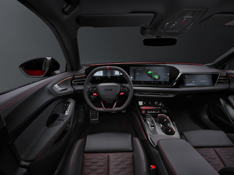 Audi RS 5: el primer RS híbrido enchufable redefine el alto rendimiento