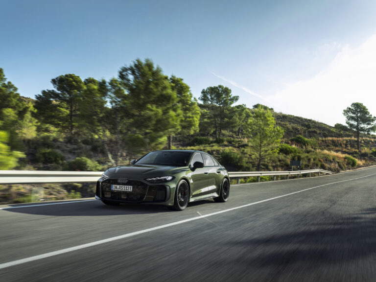 Audi RS 5: el primer RS híbrido enchufable redefine el alto rendimiento