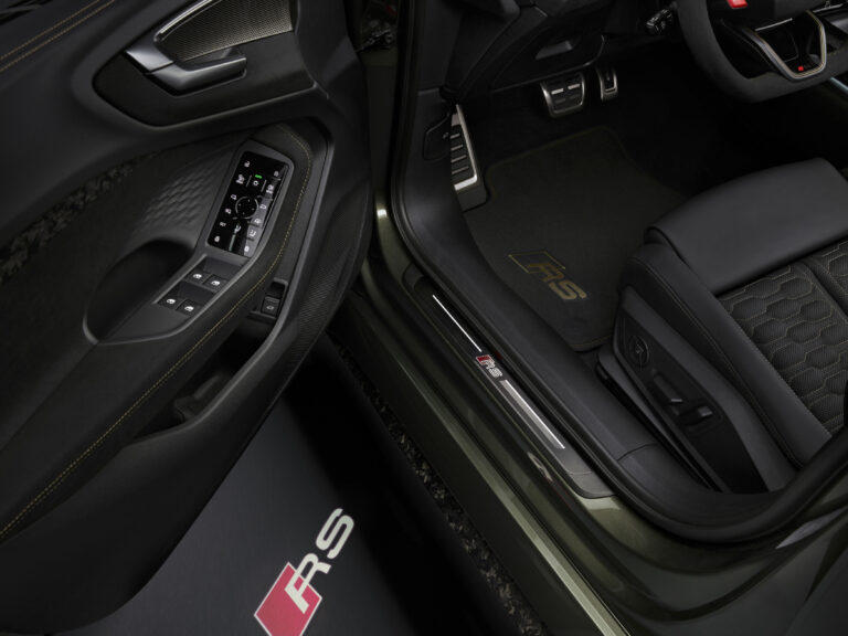 Audi RS 5: el primer RS híbrido enchufable redefine el alto rendimiento