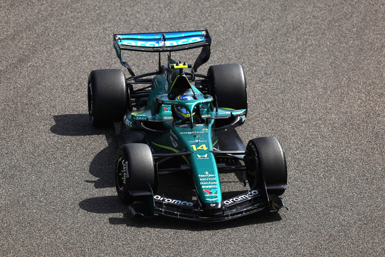 Aston Martin F1 Team recorta sus pruebas en Bahréin por problemas con la unidad Honda
