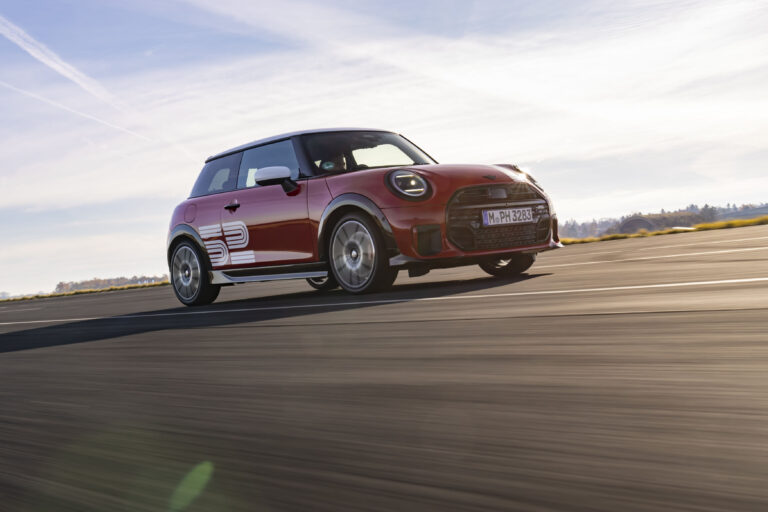 MINI celebra su legado en Montecarlo con el 1965 Victory Edition 🏁🇲🇨