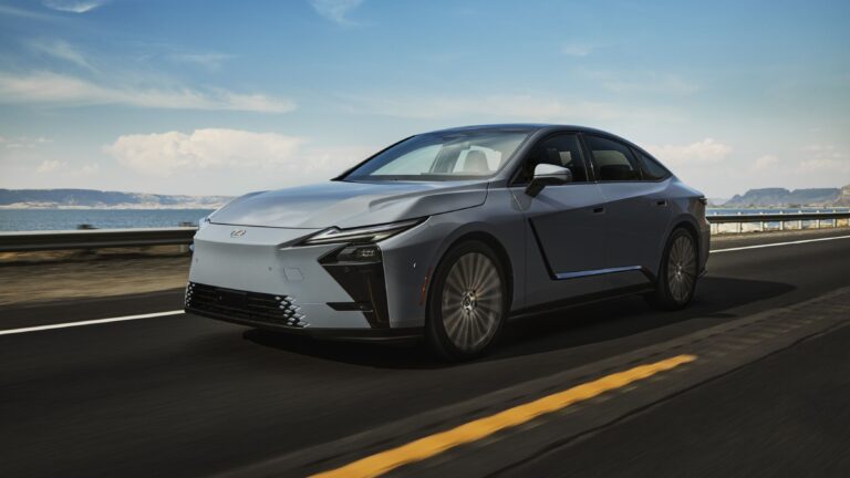 Lexus ES 2026: la octava generación da el salto eléctrico sin perder su esencia