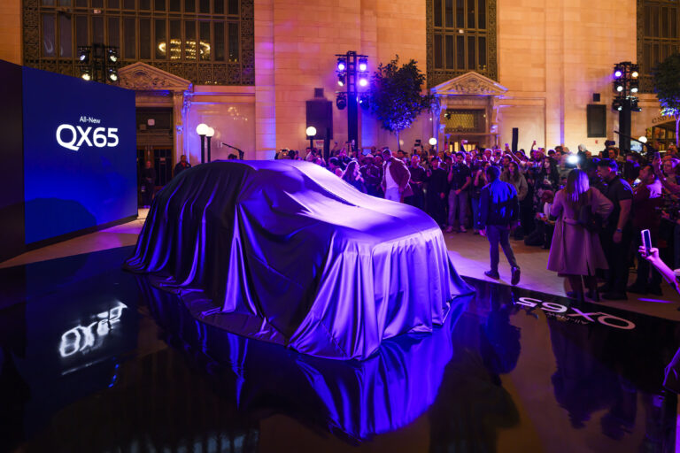 INFINITI QX65 2027: debut global con show en Nueva York y foco en el lujo deportivo