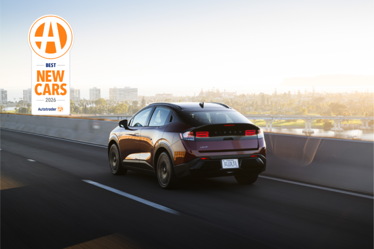 El Nissan LEAF 2026 entra en la lista de los mejores autos nuevos de Autotrader