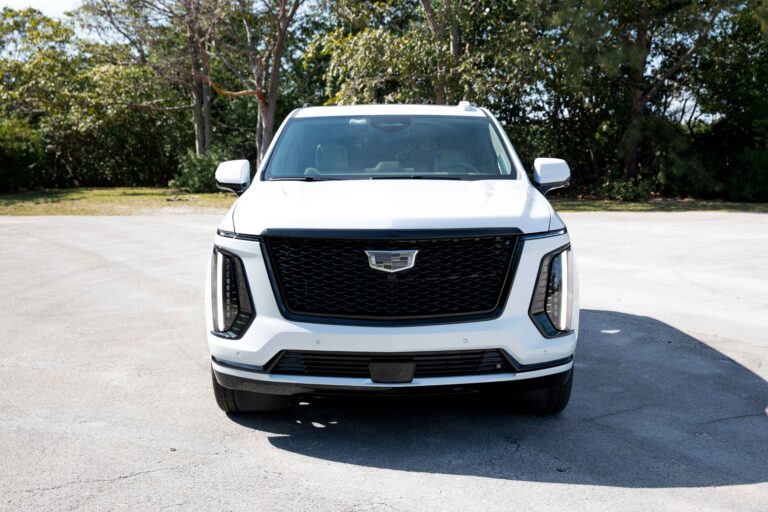 2026 Cadillac Escalade Platinum Sport AWD - ¿El SUV de lujo definitivo?