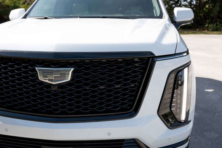 2026 Cadillac Escalade Platinum Sport AWD - ¿El SUV de lujo definitivo?