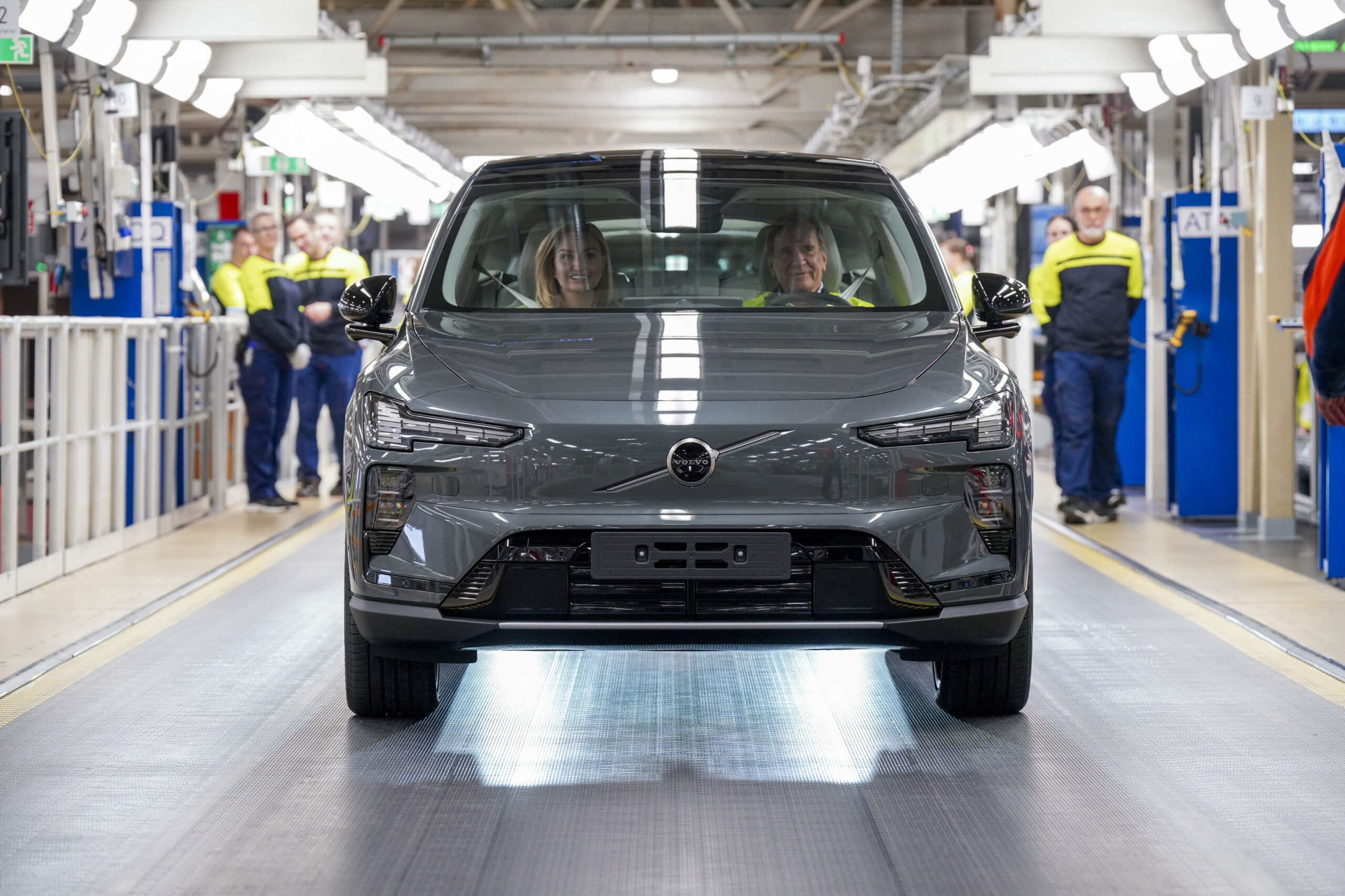 Volvo EX60 entra en producción: el nuevo pilar eléctrico de Volvo Cars