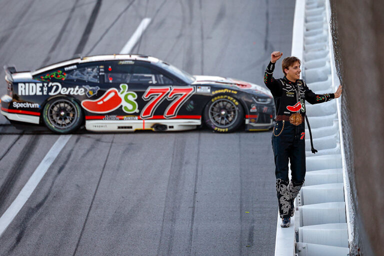 Hocevar conquista Talladega y firma su primera victoria en la NASCAR Cup con una celebración inolvidable