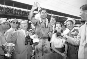 ¿Quiénes han ganado dos ediciones consecutivas en Indy 500?