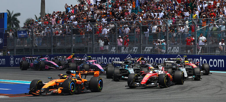Mercedes admite estar “desincronizado” con sus mejoras tras el Sprint de Miami