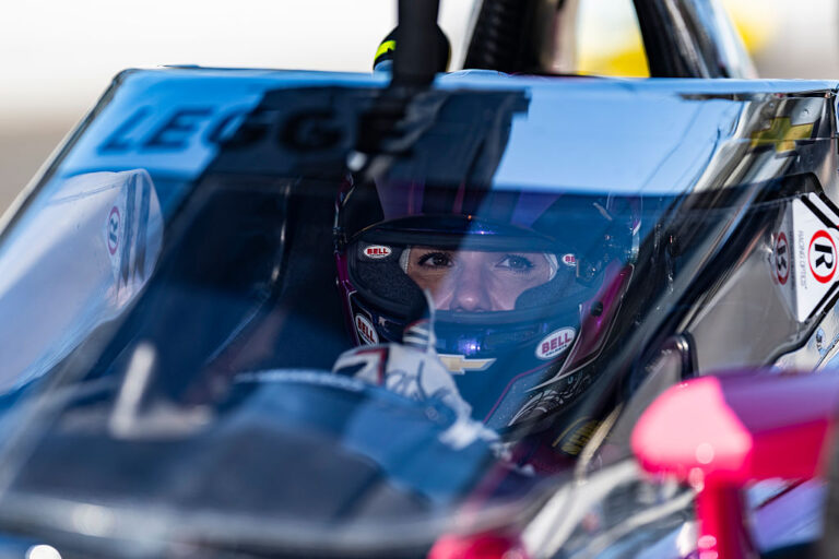 Katherine Legge se prepara para el reto Indy 500-Charlotte sin obsesionarse con la logística