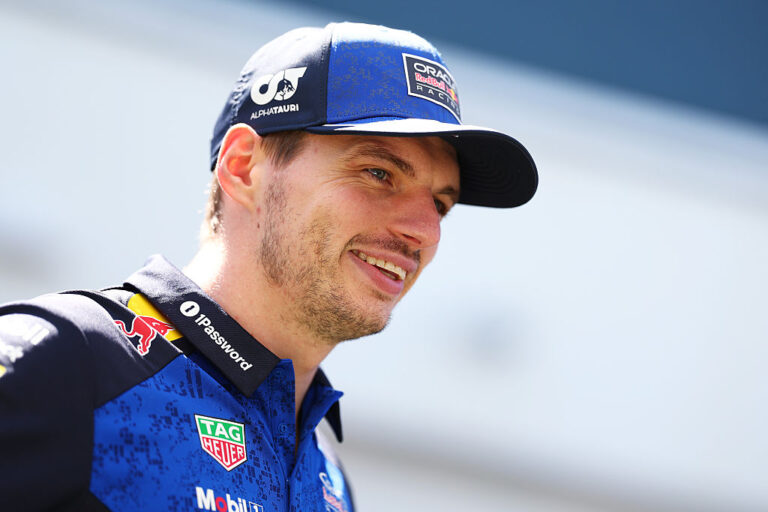 Max Verstappen abre la puerta a seguir en la Fórmula 1 gracias a los cambios previstos en los motores