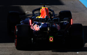Verstappen cuestiona la evaluación de la FIA que sitúa a Red Bull como el mejor motor de combustión para 2026