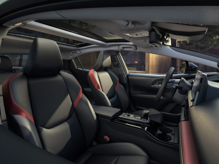 Toyota Prius Híbrido Enchufable 2027: hasta 71 km de autonomía eléctrica y 220 hp