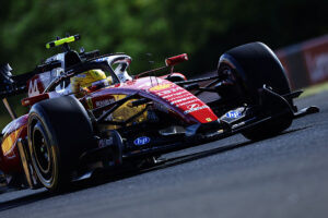 Lewis Hamilton lidera el doblete de Ferrari en los Libres 2 del GP de Hungría