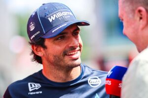 Sainz extiende su contrato con Williams y asegura la alineación del equipo para 2027