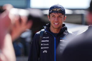 Alex Albon renueva con Williams hasta el 2027