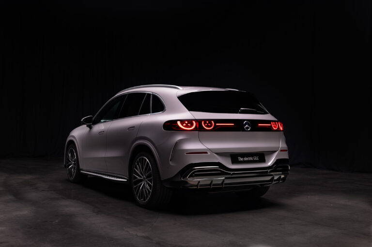 Mercedes convierte al GLC en su nuevo laboratorio eléctrico: IA, 483 CV y una computadora sobre ruedas