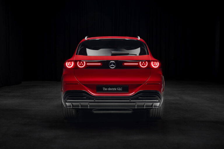 Mercedes convierte al GLC en su nuevo laboratorio eléctrico: IA, 483 CV y una computadora sobre ruedas
