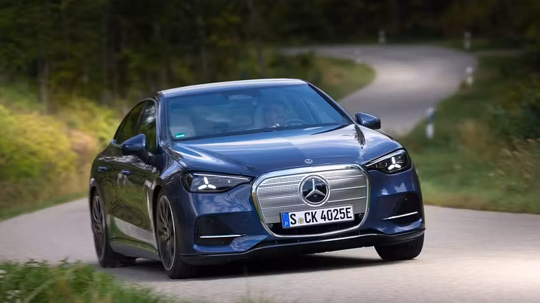 Mercedes prepara casi tres veces más modelos de combustión que eléctricos hasta 2027