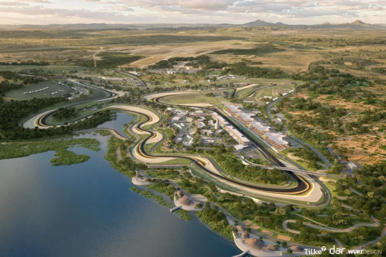 Recreación del circuito del Gran Premio de Ruanda junto a un lago, con las tribunas y el trazado en amarillo y negro