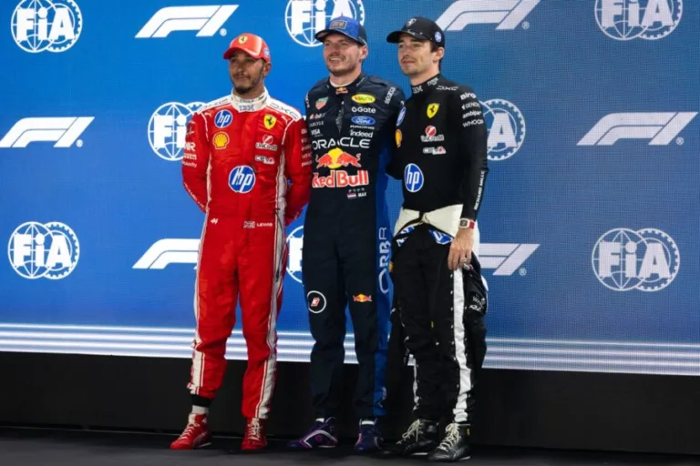 Parrilla de salida del GP de Singapur 2026: Verstappen consigue la pole y Russell partirá desde el fondo