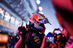 Max Verstappen conquista Singapur con una victoria dominante en su carrera número 250 en la Fórmula 1
