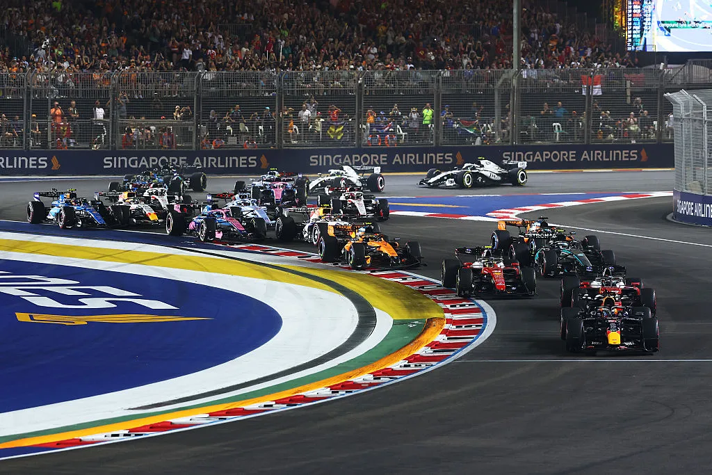 Max Verstappen conquista Singapur con una victoria dominante en su carrera número 250 en la Fórmula 1