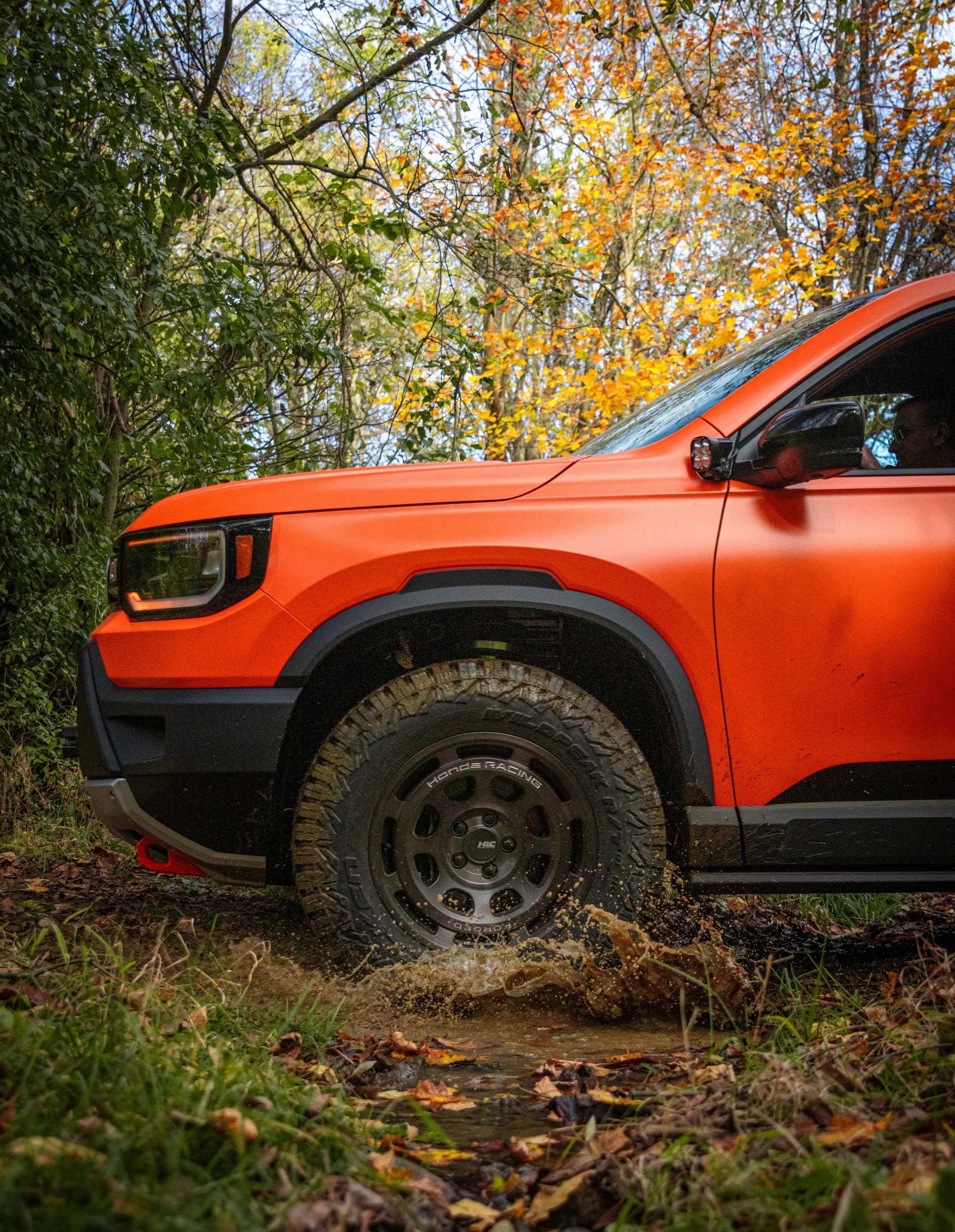 Honda Passport TrailSport con rines todoterreno forjados de HRC Performance Parts