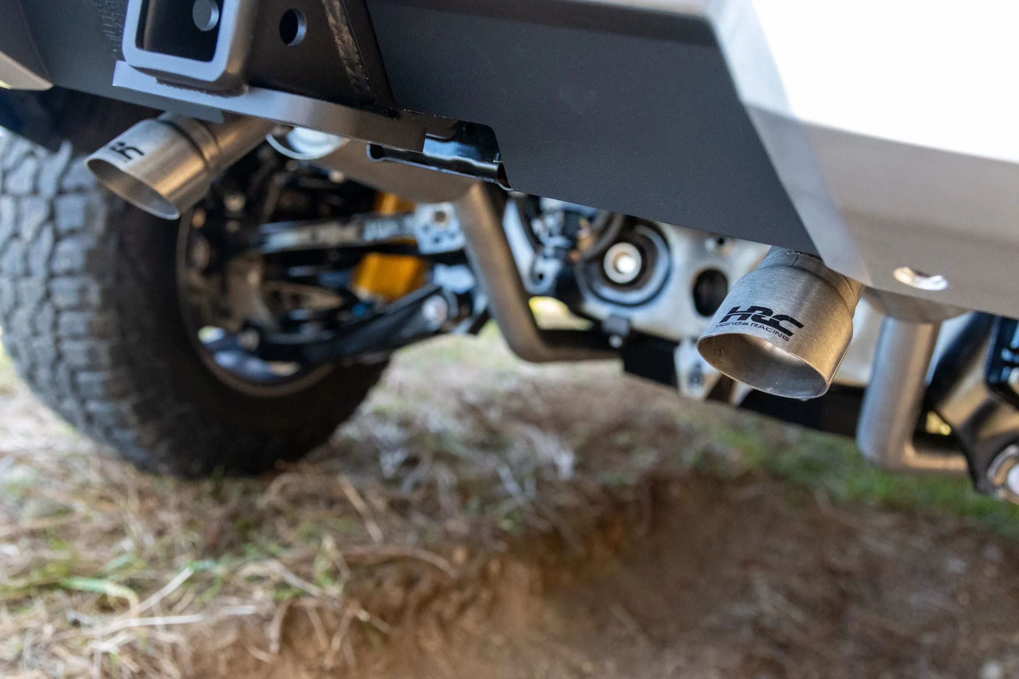 Honda Passport TrailSport con el escape Cat-Back de HRC Performance Parts desarrollado con Borla