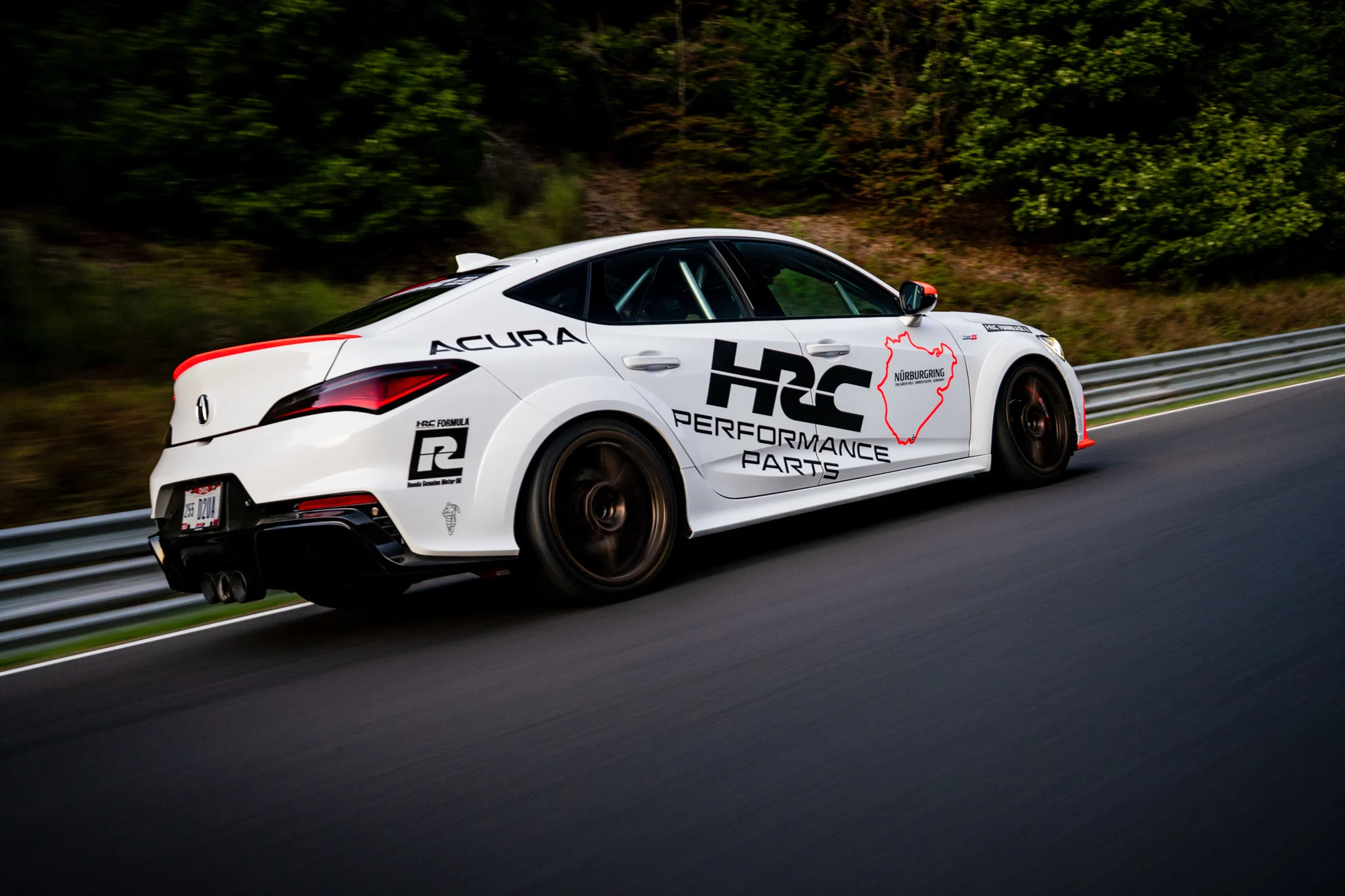 Acura Integra Type S en una curva del Nürburgring durante las pruebas de las HRC Performance Parts