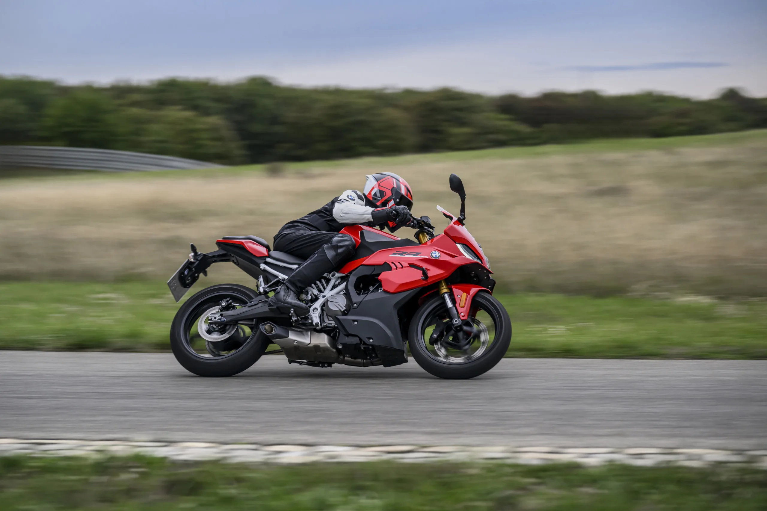 BMW F 450 RR 2027: una nueva supersport ligera con ADN de competición