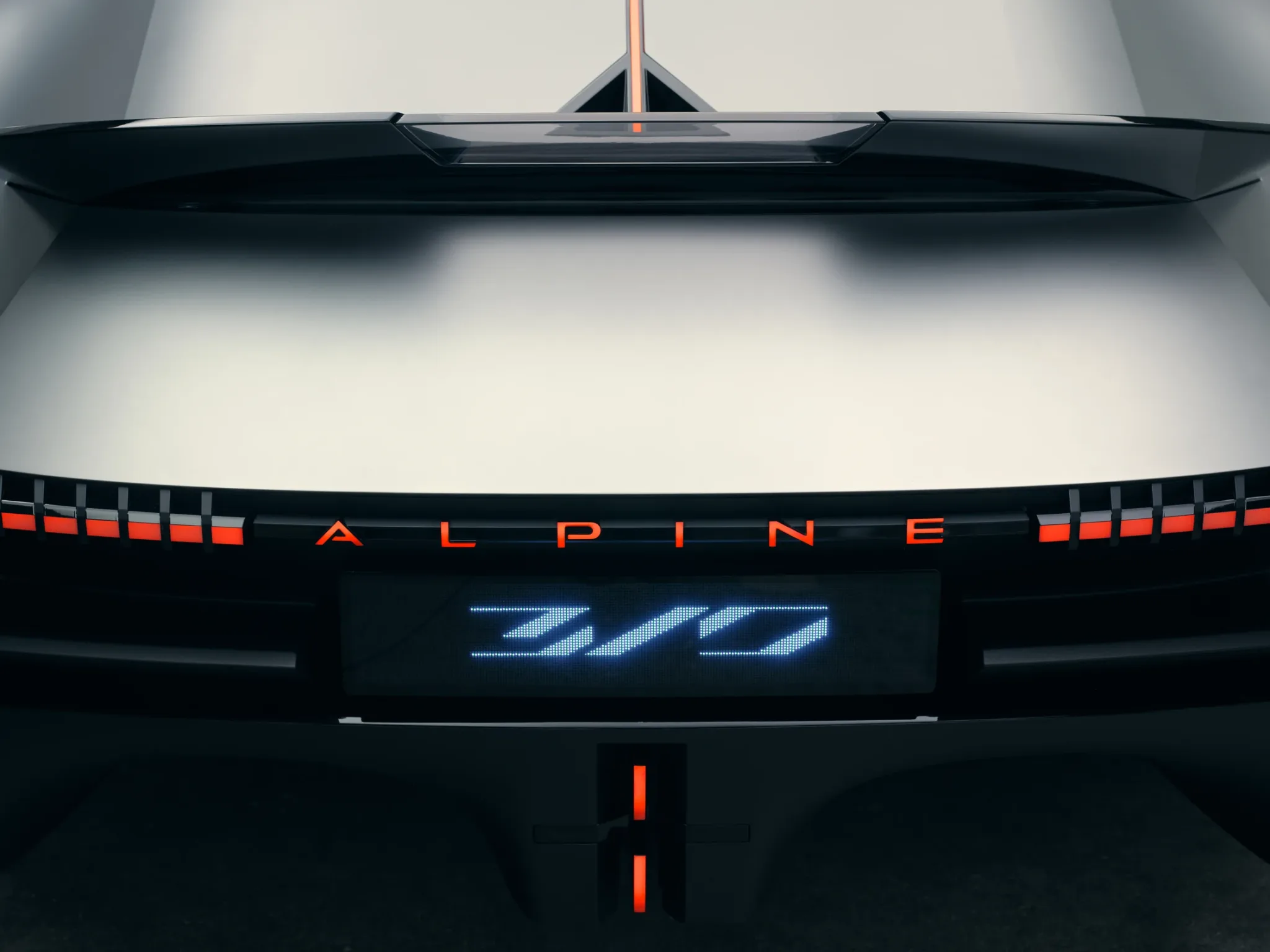 Detalle de las luces traseras y el alerón del Alpine A310 Vision