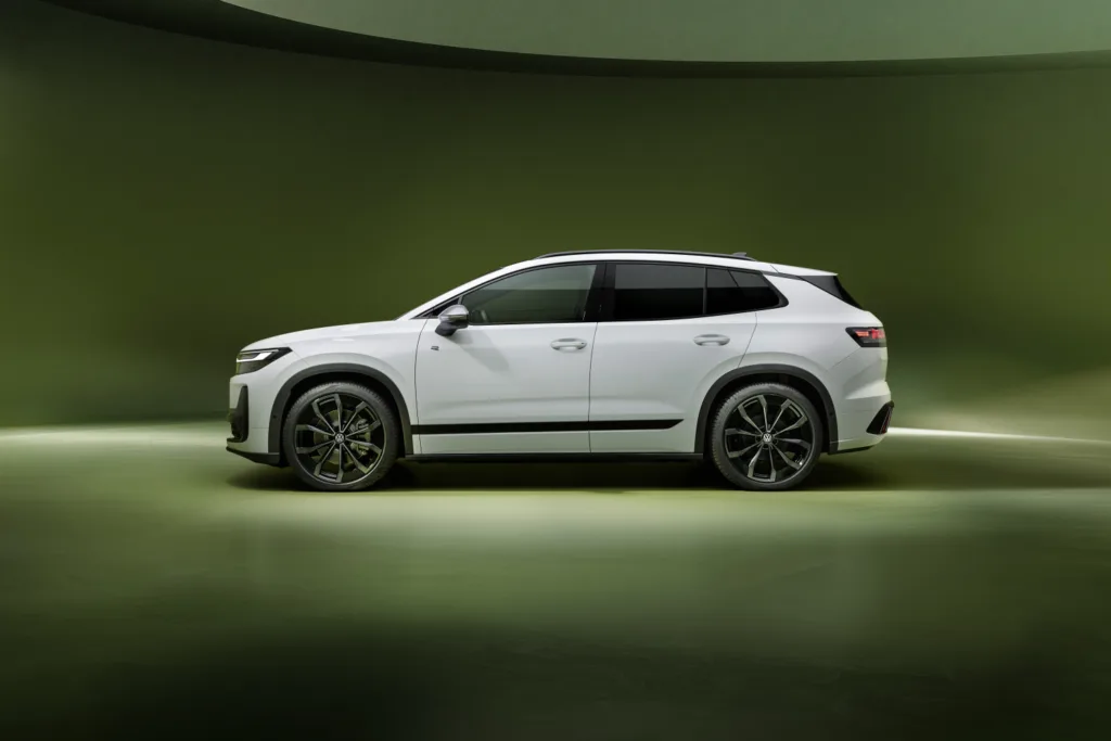 Perfil del Volkswagen ID. Tiguan en color Glacier White
