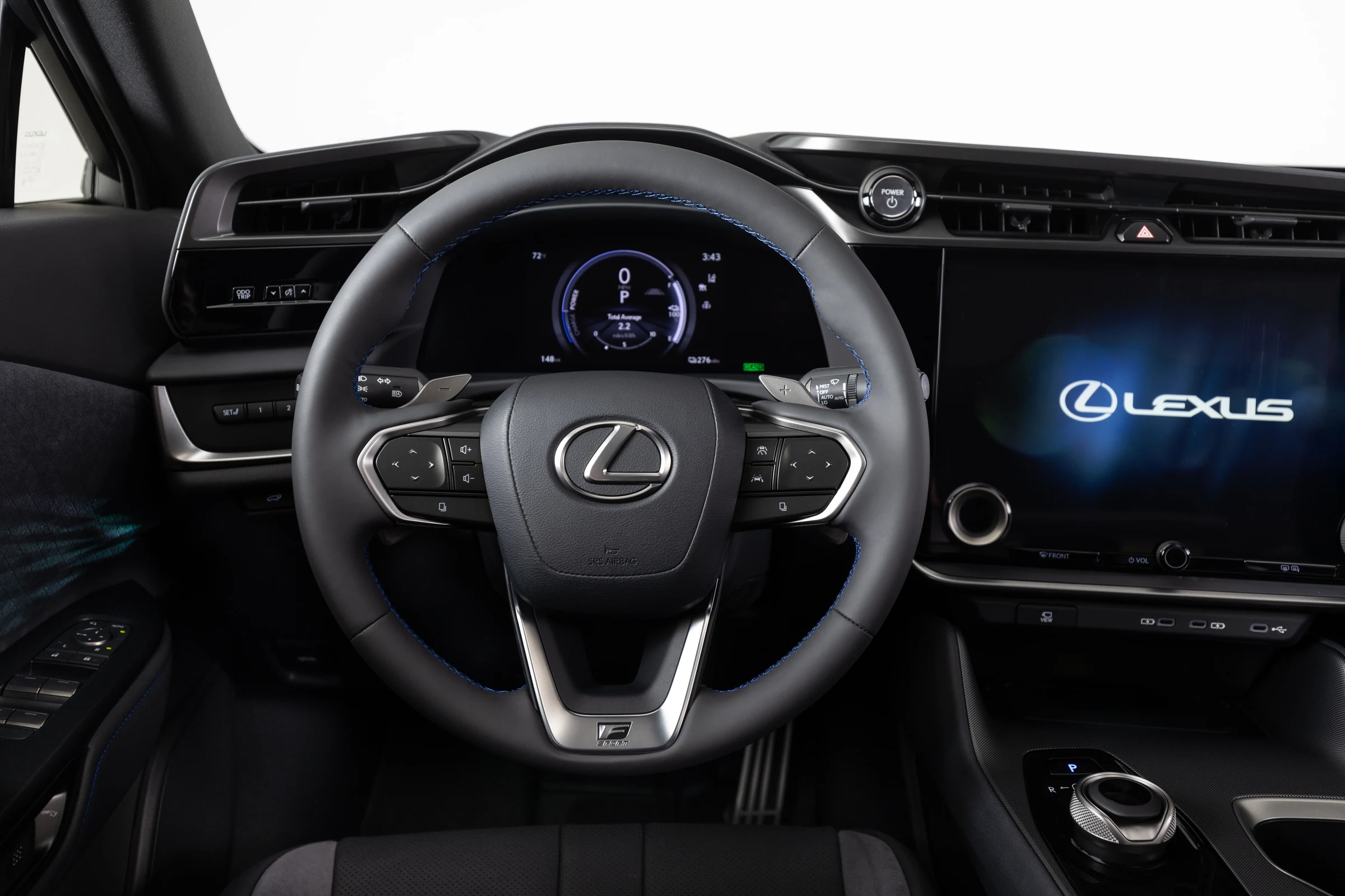 Volante, cuadro de instrumentos y pantalla de 14 pulgadas con el logo de Lexus del RZ 550e F SPORT AWD
