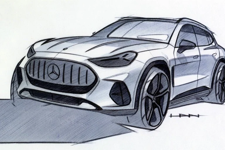 Boceto de diseño del frente del Mercedes-AMG GT SUV, con la parrilla vertical y los faros delgados
