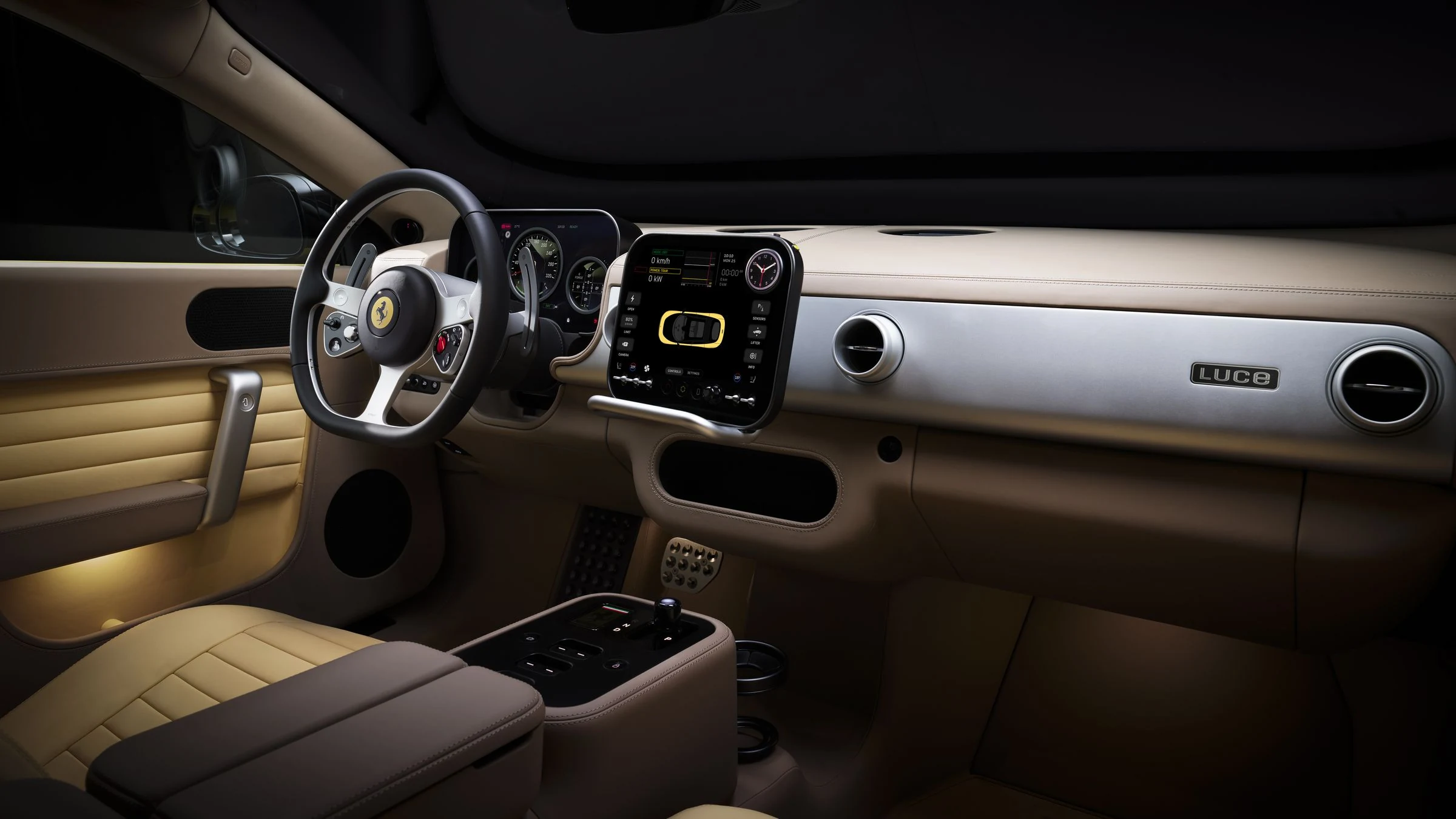 Tablero del Ferrari Luce en tonos claros, con el volante, el cuadro de instrumentos y la pantalla central